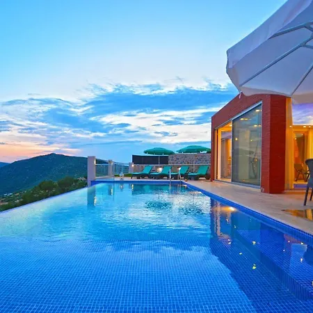 Sleeps 4 Pool Air Con Wifi T781702