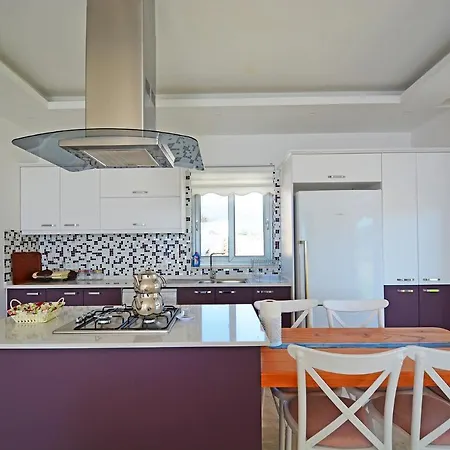 Sleeps 4 Pool Air Con Wifi T781702 *