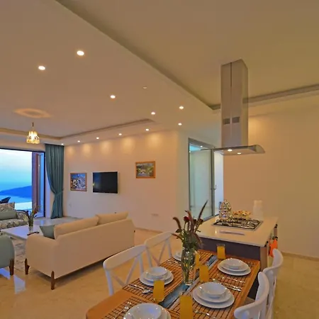 Villa Sleeps 4 Pool Air Con Wifi T781702 *